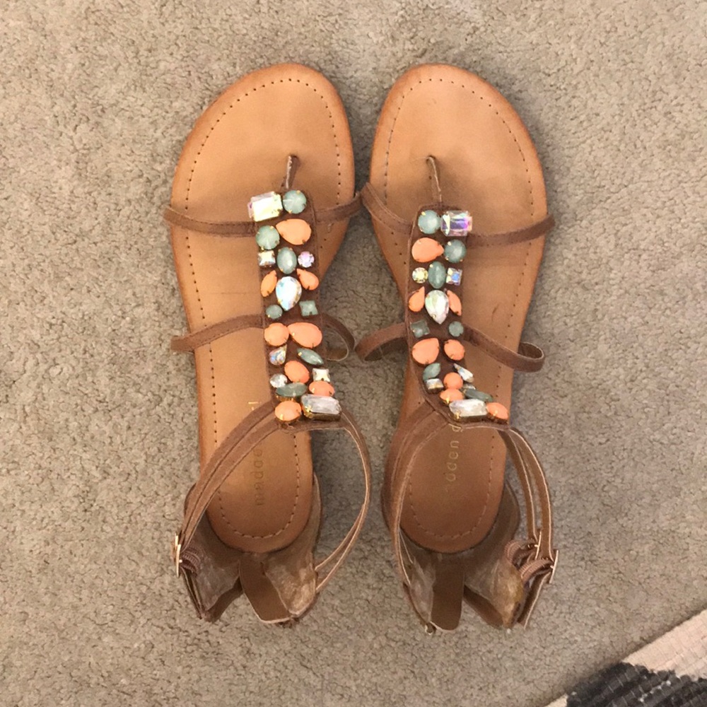 Brown sandals w/ jewels